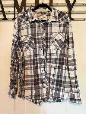 Roebuck & Co. Plaid with snaps shirt in Gray and White